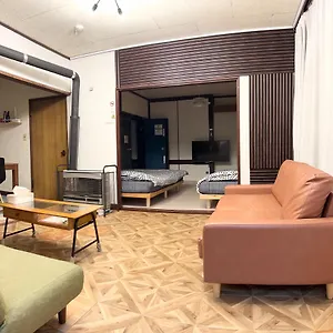 札幌ドーム前ハウス Sapporodome Front House アパート